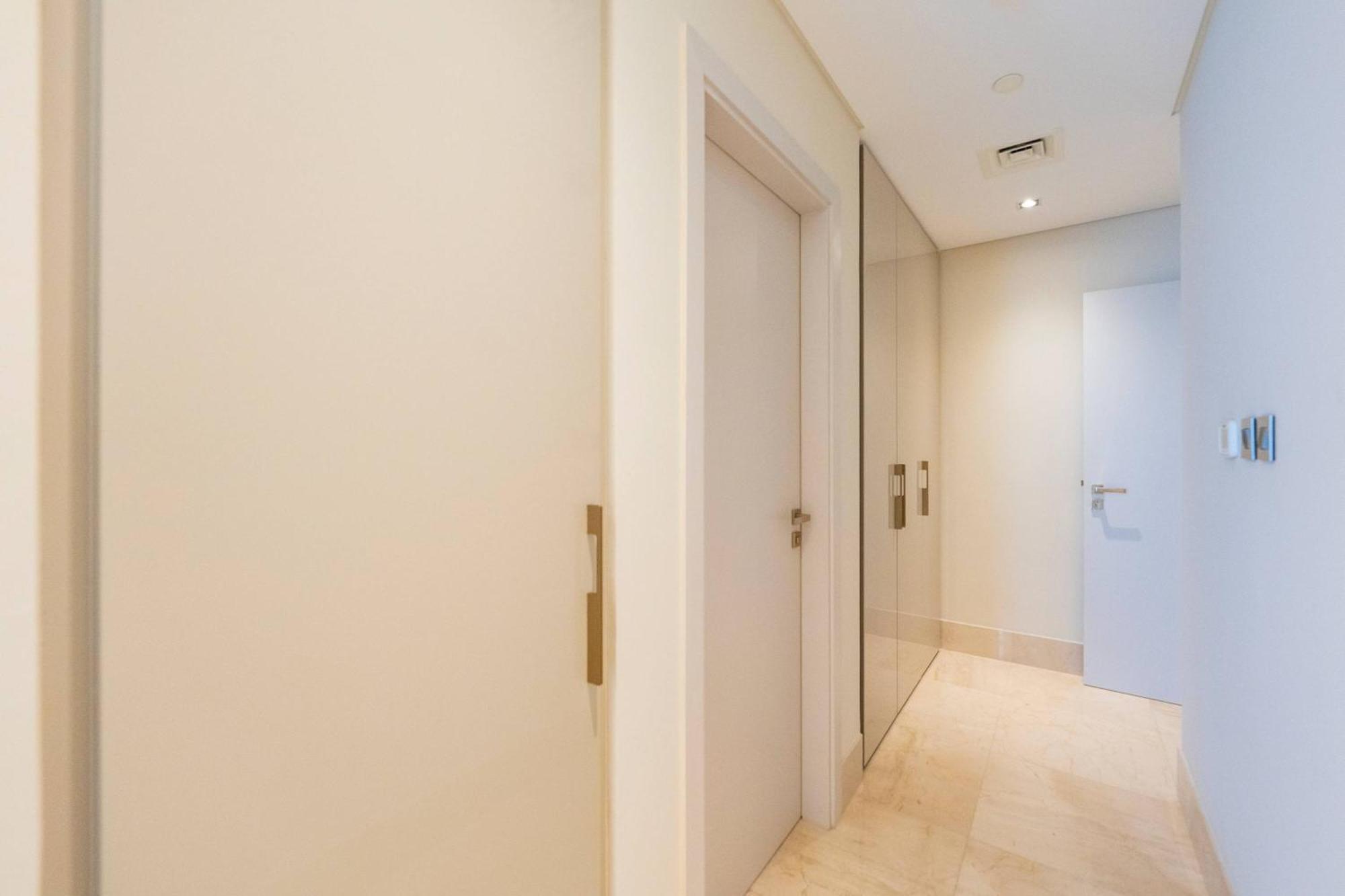 Spacious Beachfront 2 Bedroom Apartment - The 8 Dubai Luaran gambar