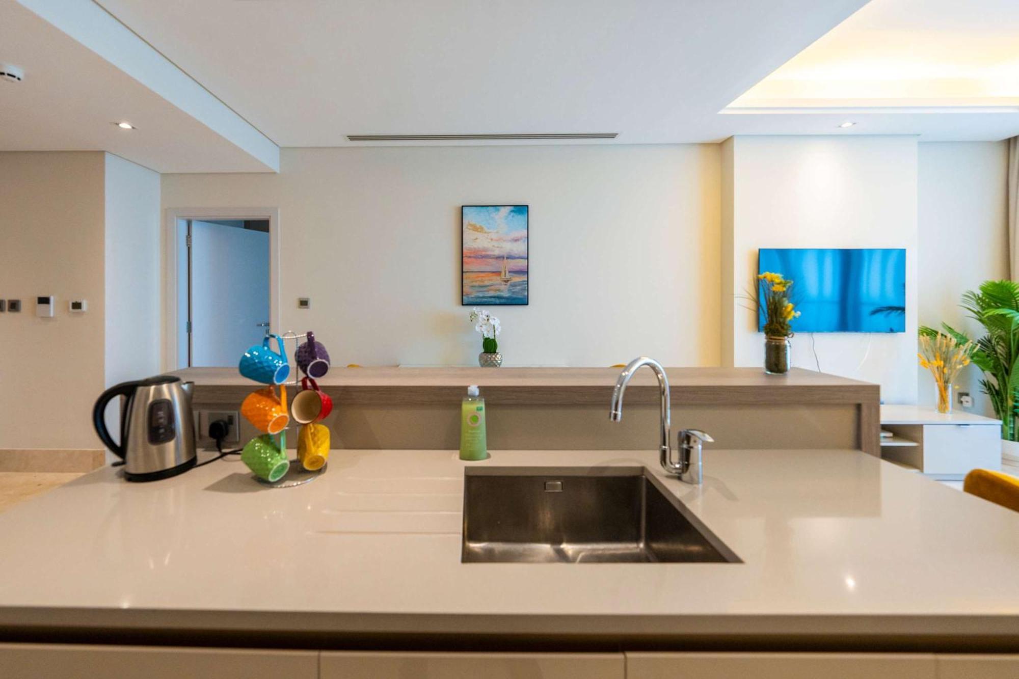 Spacious Beachfront 2 Bedroom Apartment - The 8 Dubai Luaran gambar